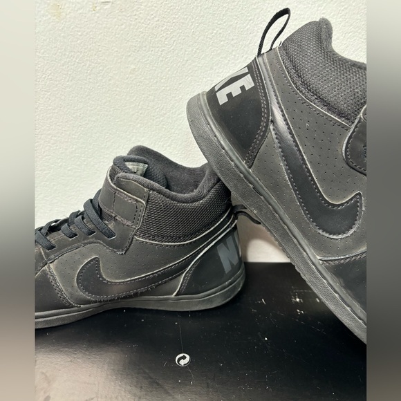 Nike Court Borough Mid Triple Black Sneaker Size 3Y All Black Amazing Shoes - Picture 11 of 12
